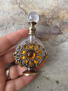 Vintage Alice Aliya Footed Perfume Bottle Crystal Ball Screw Applicator.